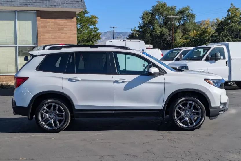 2023 Honda Passport EX-L photo 1