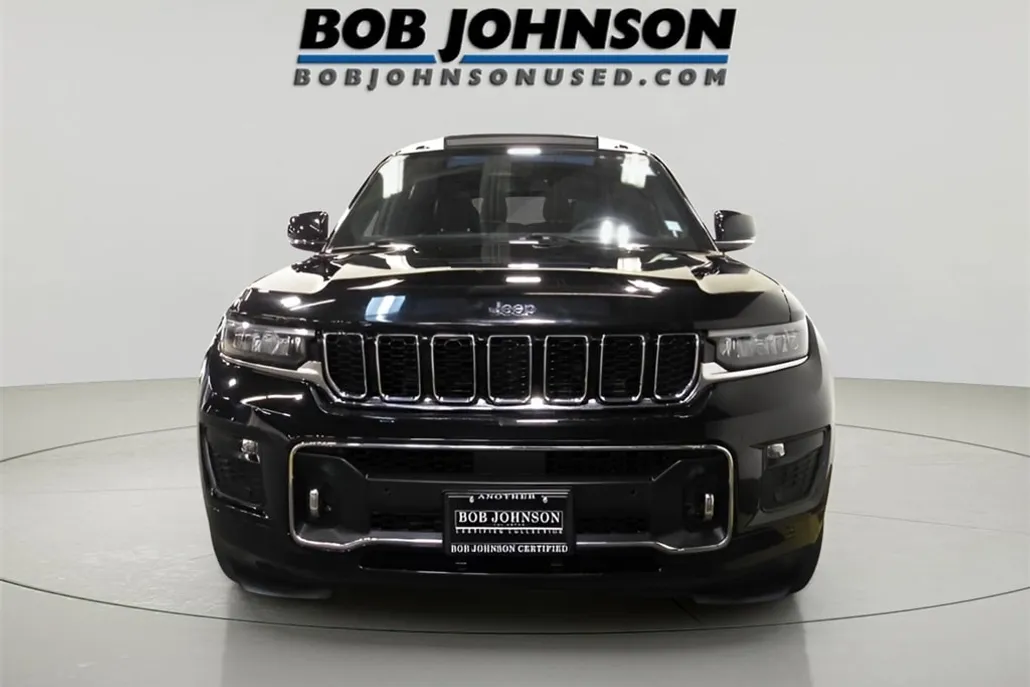 2023 Jeep Grand Cherokee Overland photo 1