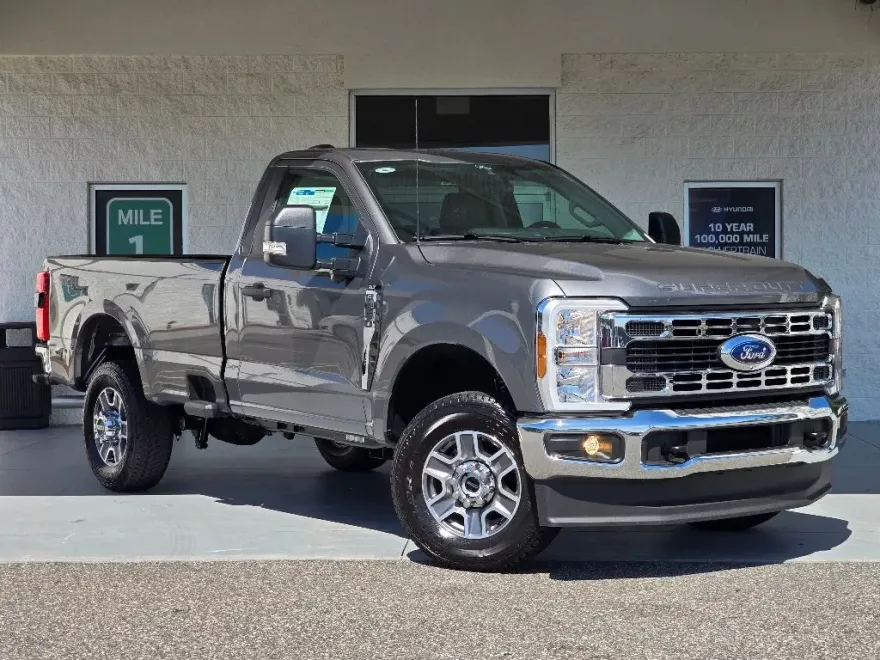2025 Ford F-350 XLT photo 1
