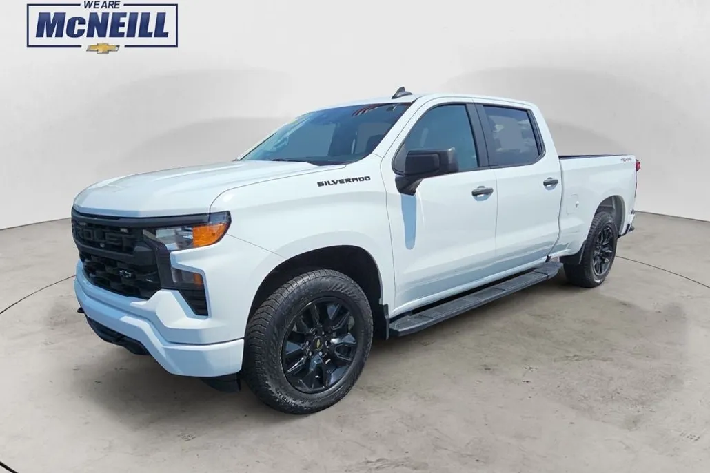 2022 Chevrolet Silverado 1500 Custom photo 1