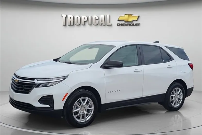 2024 Chevrolet Equinox LS photo 1
