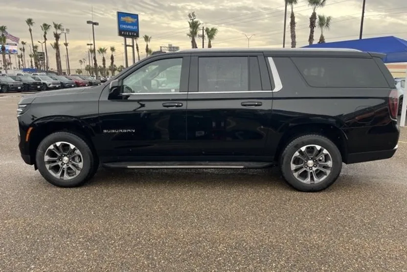 2025 Chevrolet Suburban LS photo 1