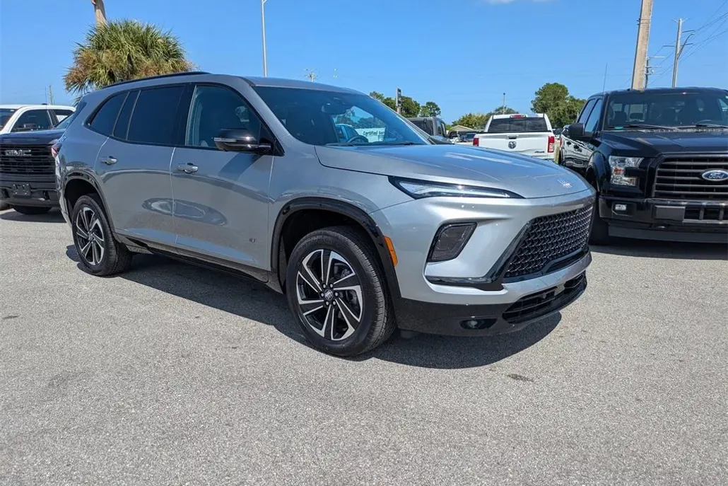 2025 Buick Enclave Sport Touring photo 1