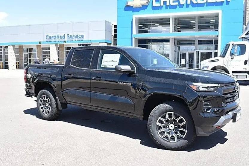 2025 Chevrolet Colorado Z71 photo 1