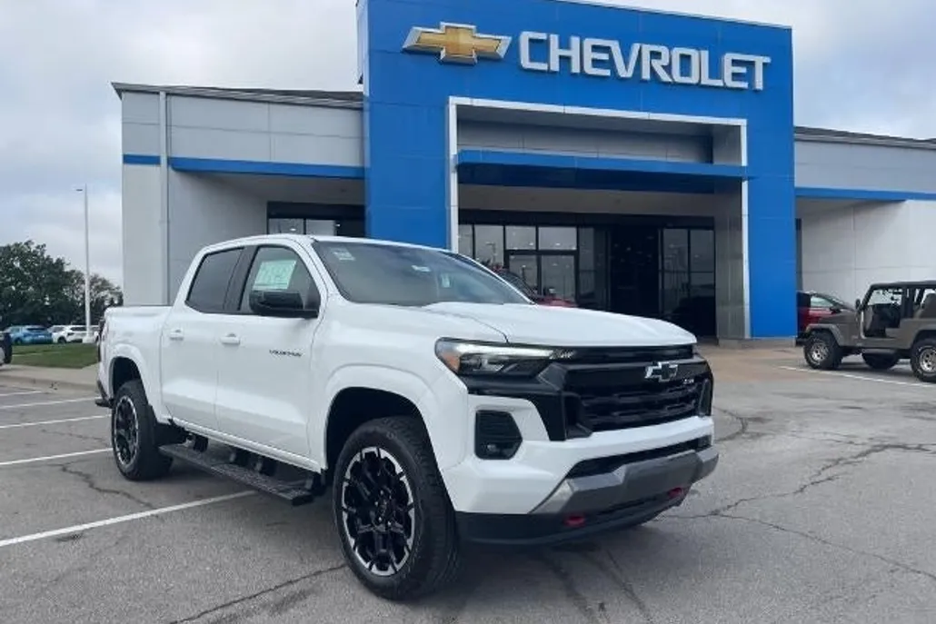 2026 Chevrolet Colorado Z71 photo 1