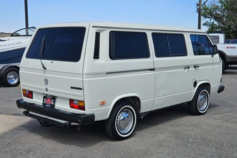 1990 Volkswagen Vanagon photo 1
