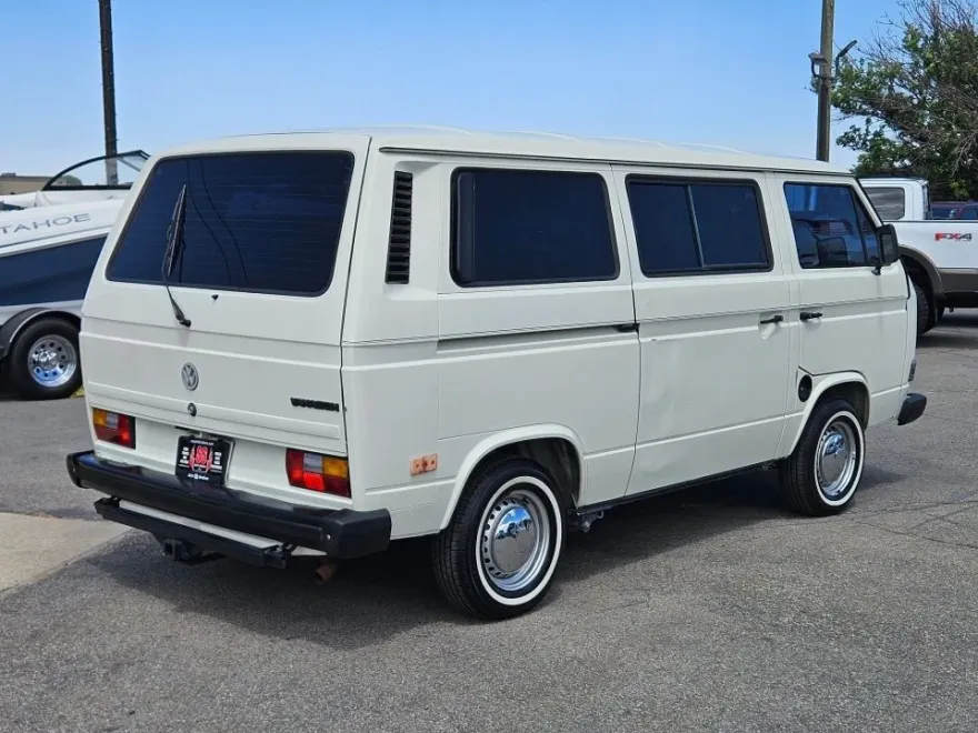 1990 Volkswagen Vanagon photo 1