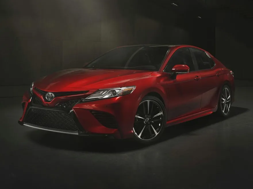 2019 Toyota Camry SE photo 1