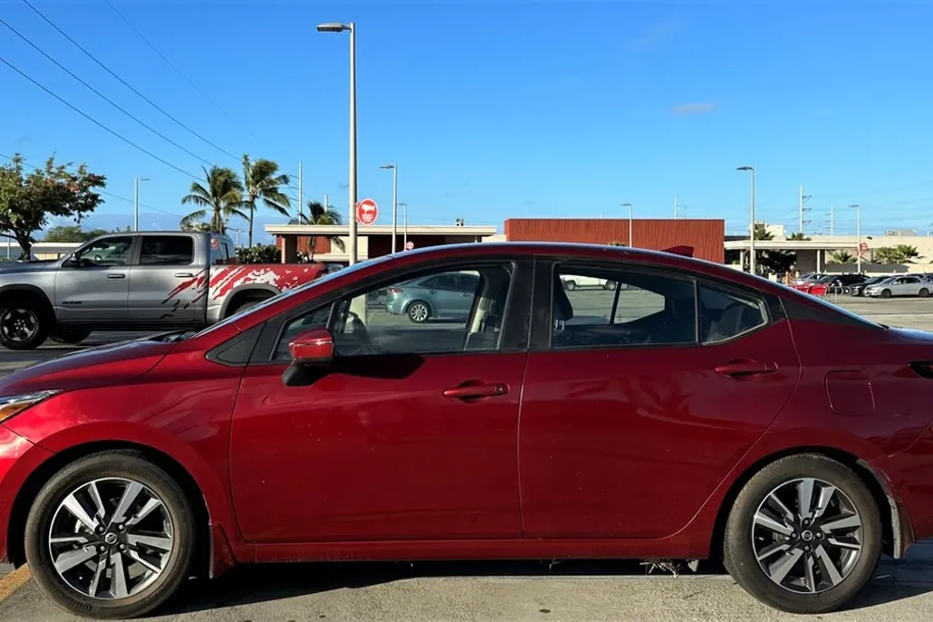 2020 Nissan Versa SV photo 1
