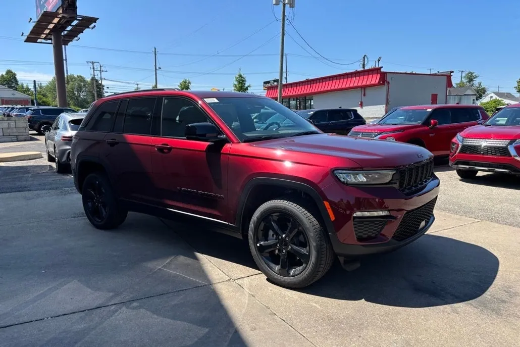 2025 Jeep Grand Cherokee Limited photo 1