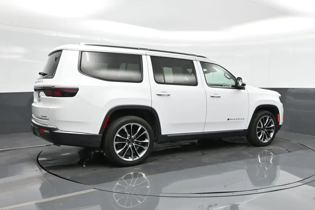 2022 Jeep Wagoneer Series III photo 1