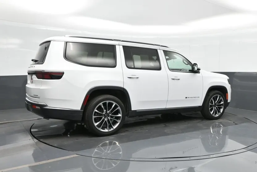2022 Jeep Wagoneer Series III photo 1