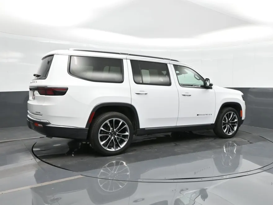 2022 Jeep Wagoneer Series III photo 1