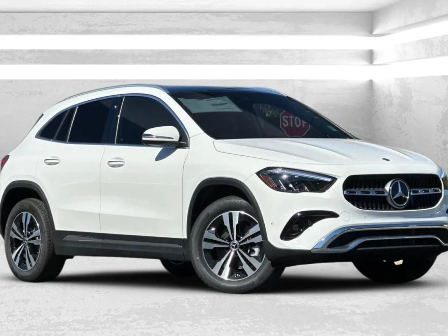 2026 Mercedes Benz GLA 250 4MATIC photo 1