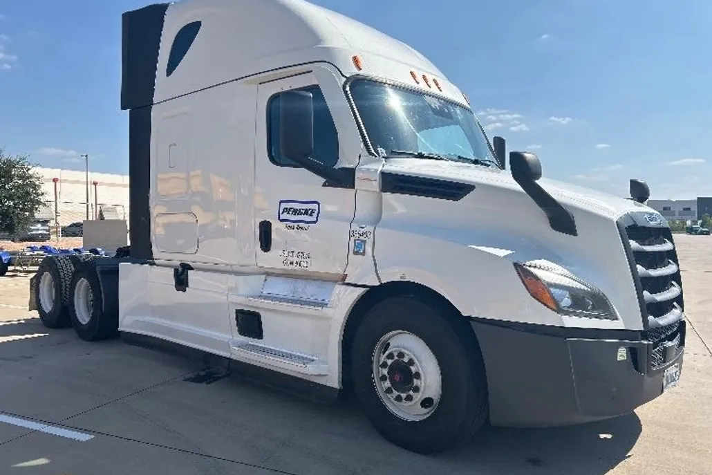 2022 Freightliner Cascadia 126" Sleeper Cab photo 1