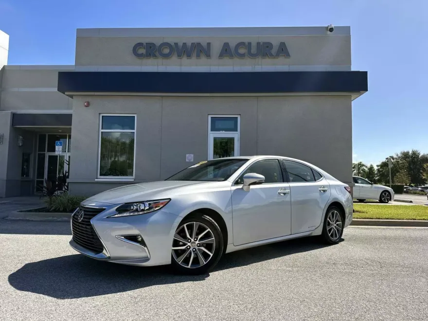 2018 Lexus ES 300h photo 1