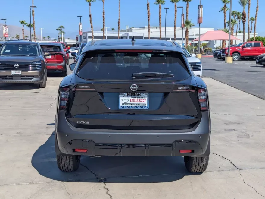 2025 Nissan Kicks SV photo 1