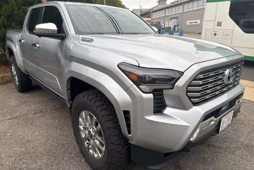 2025 Toyota Tacoma TRD Sport photo 1