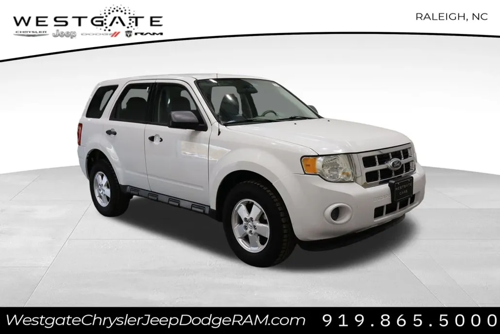 2011 Ford Escape XLS photo 1