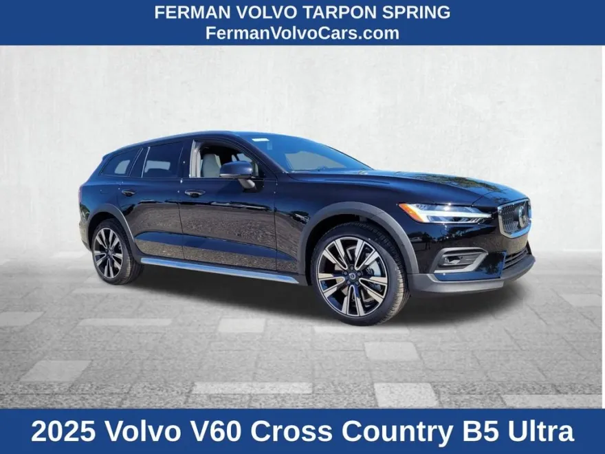 2025 Volvo V60 Cross Country B5 photo 1