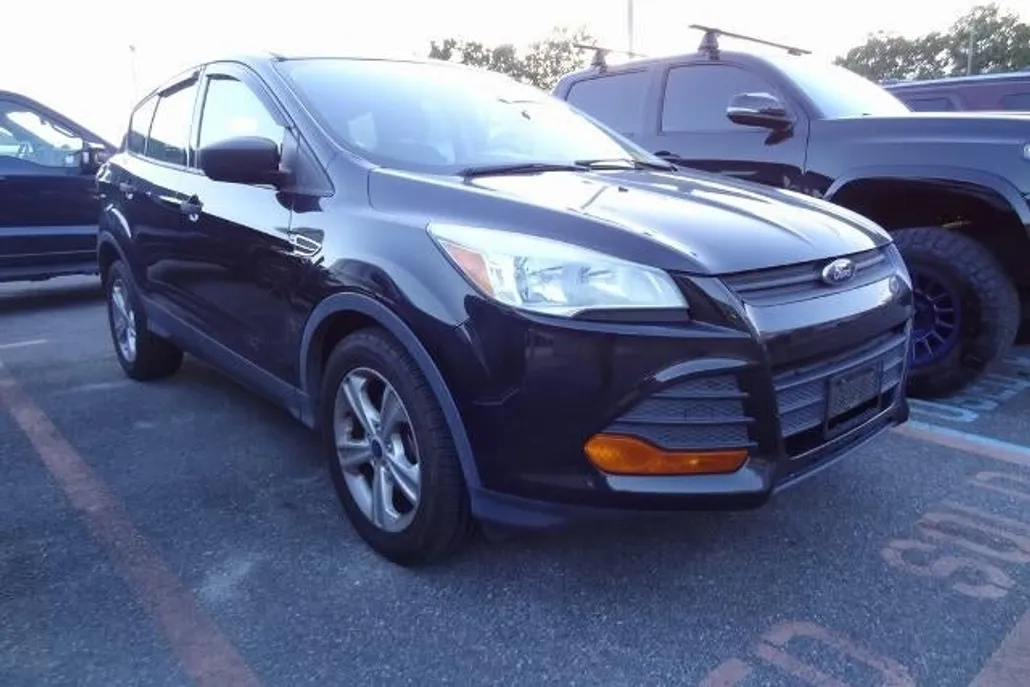 2016 Ford Escape S photo 1