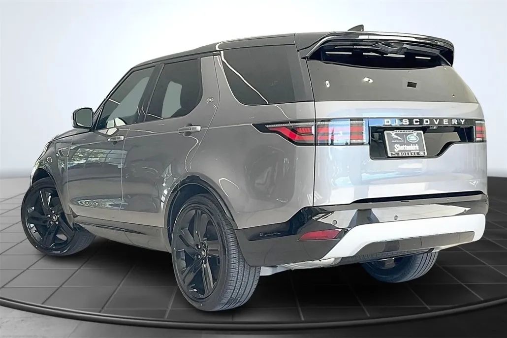 2025 Land Rover Discovery Metropolitan Edition photo 1