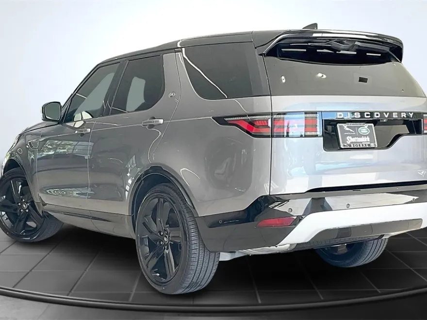 2025 Land Rover Discovery Metropolitan Edition photo 1
