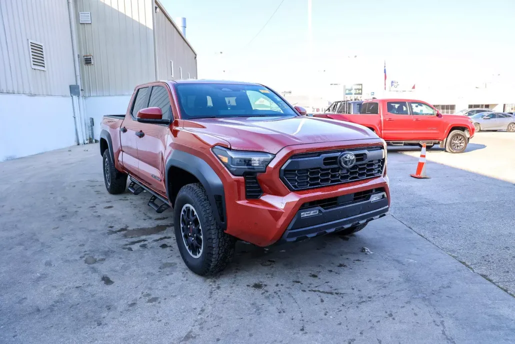 2025 Toyota Tacoma TRD photo 1