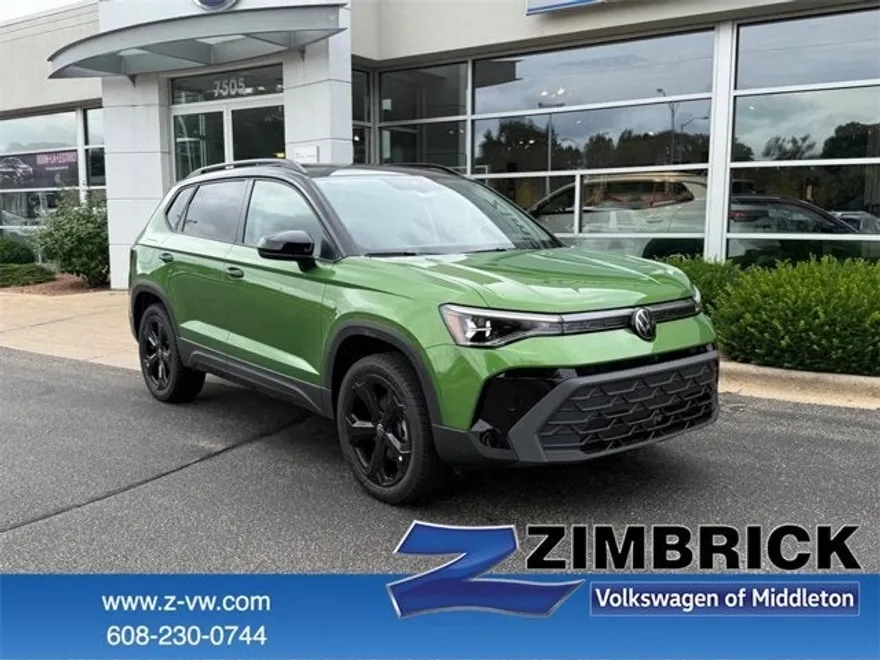 2025 Volkswagen Taos SE photo 1