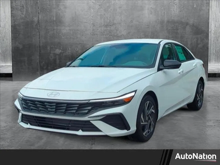 2025 Hyundai Elantra SEL Sport photo 1