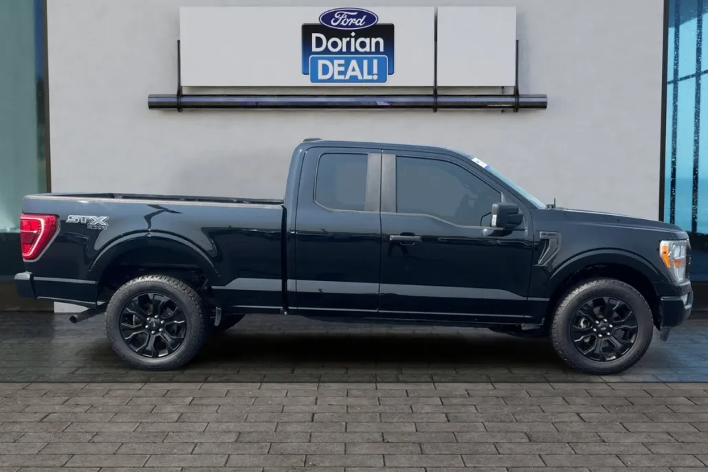 2022 Ford F-150 XL photo 1
