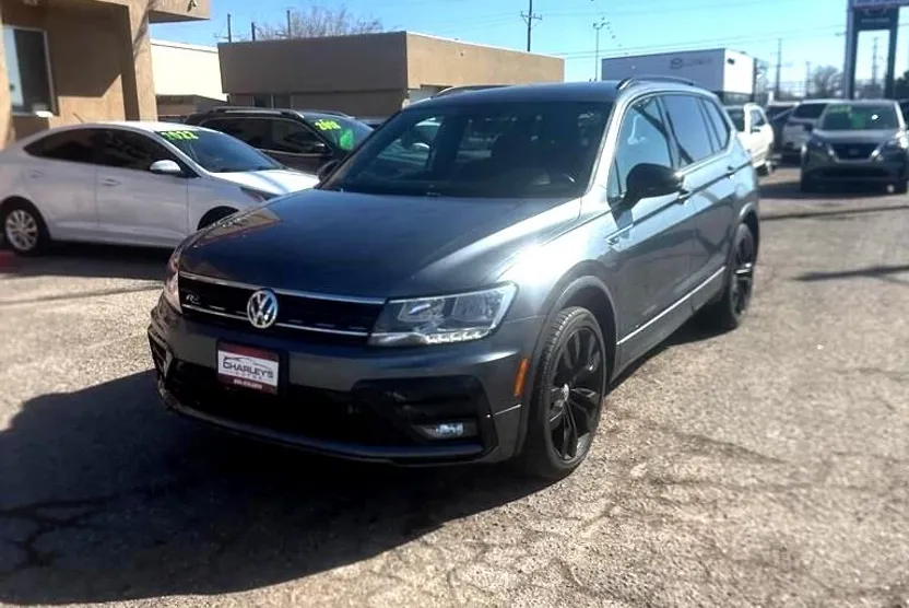 2020 Volkswagen Tiguan SE photo 1