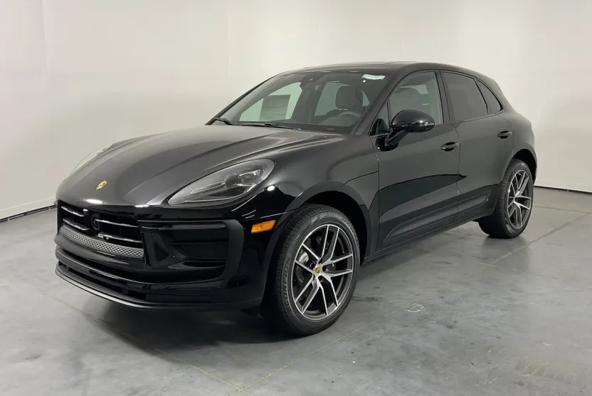 2026 Porsche Macan T photo 1