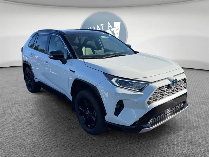 2020 Toyota RAV4 Hybrid XSE photo 1