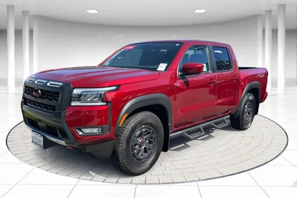 2025 Nissan Frontier SV photo 1