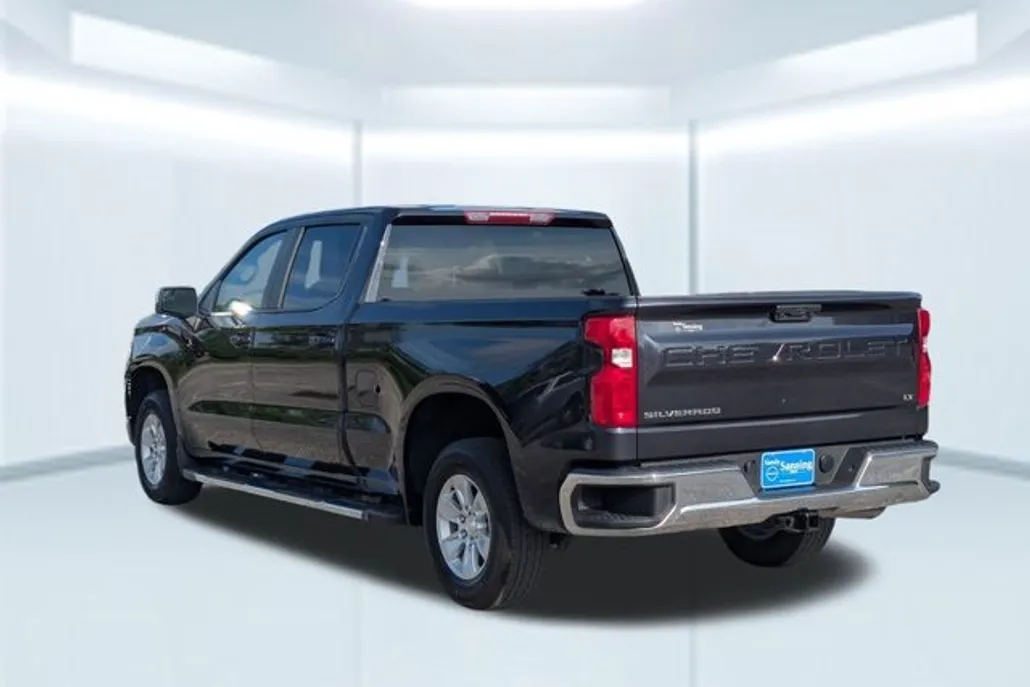 2024 Chevrolet Silverado 1500 LT photo 1