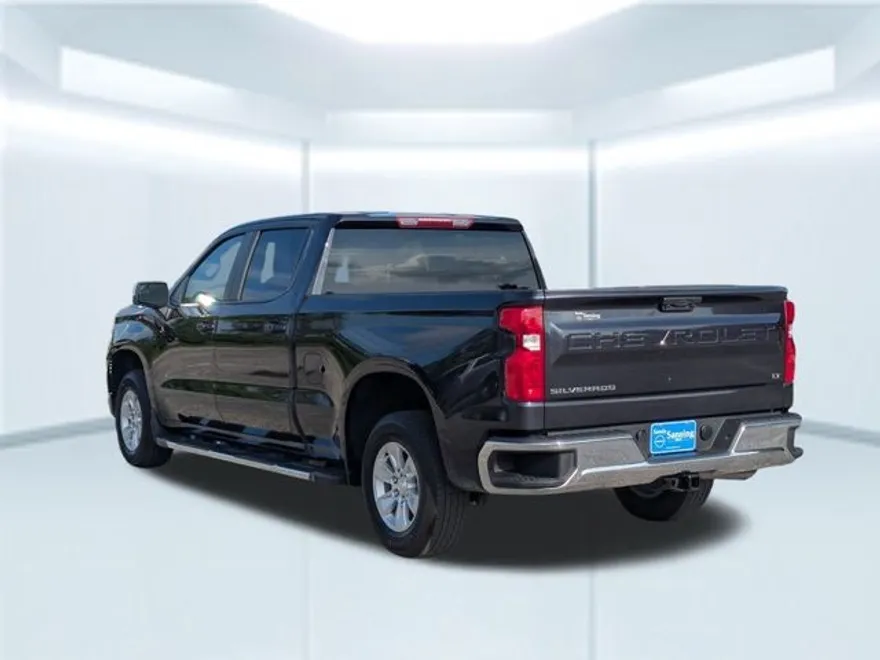 2024 Chevrolet Silverado 1500 LT photo 1