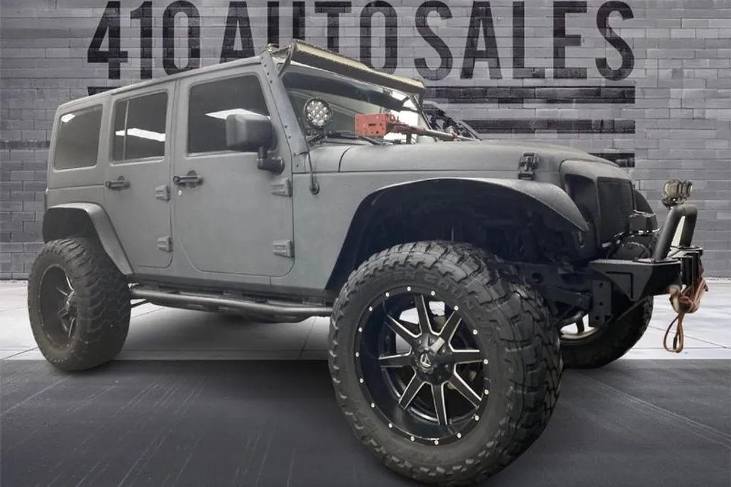2014 Jeep Wrangler Unlimited Freedom photo 1
