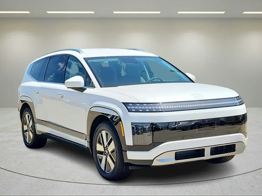 2026 Hyundai Ioniq Limited photo 1