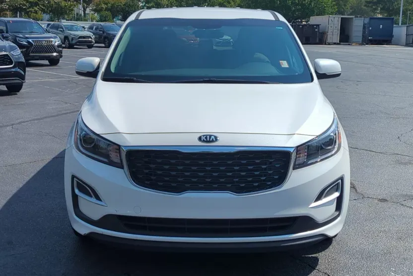2021 Kia Sedona LX photo 1
