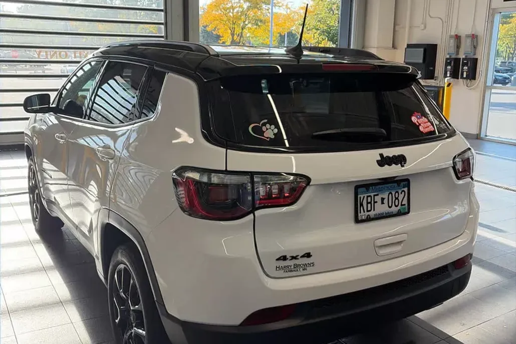 2022 Jeep Compass Altitude photo 1