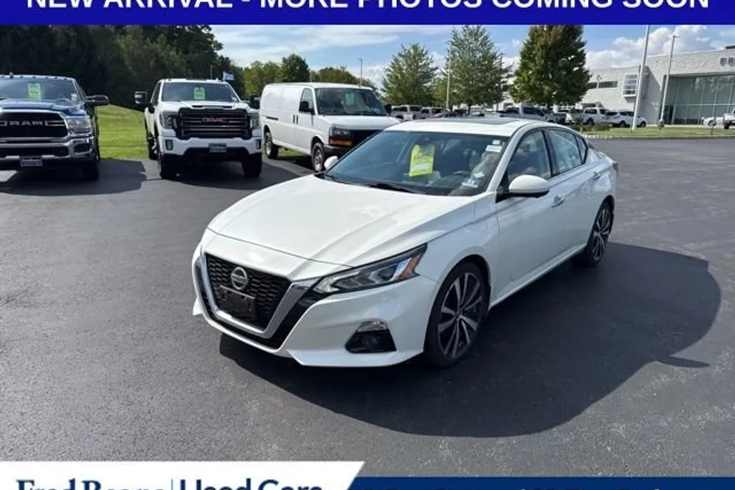 2019 Nissan Altima 2.5 Platinum photo 1