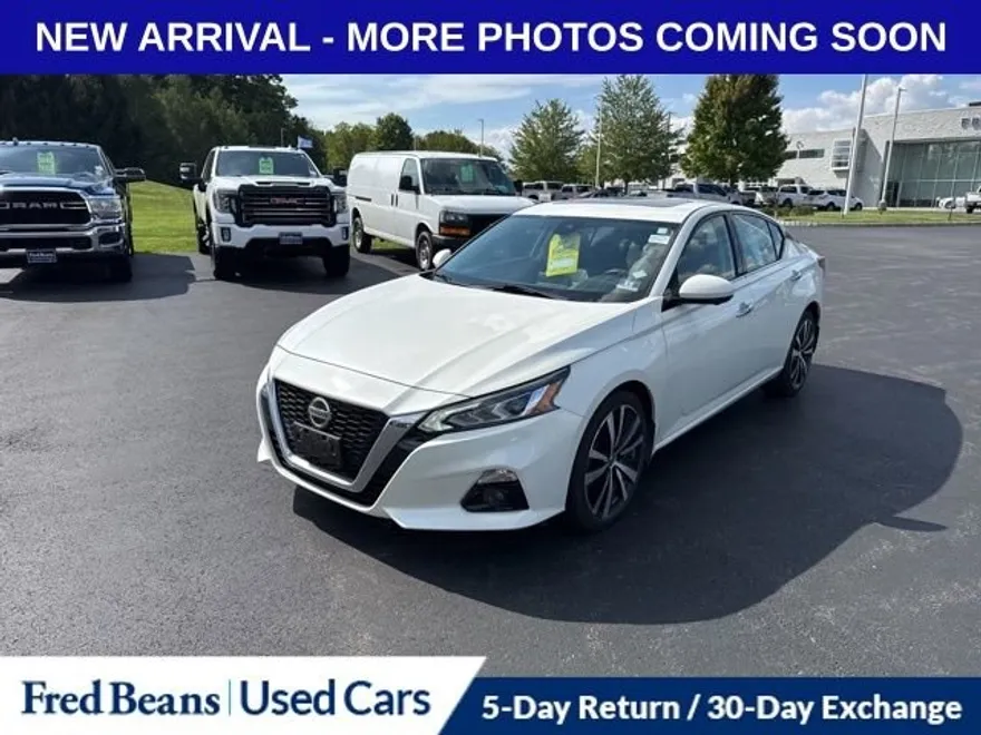2019 Nissan Altima 2.5 Platinum photo 1