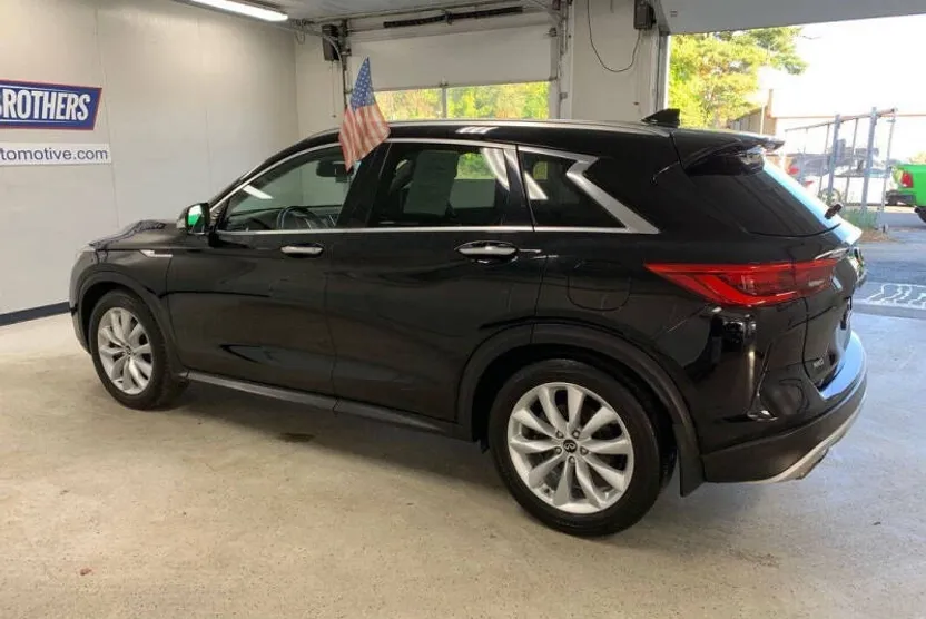2019 Infiniti QX50 Essential photo 1