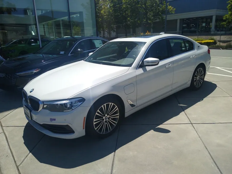 2019 Bmw 530e Sedan photo 1