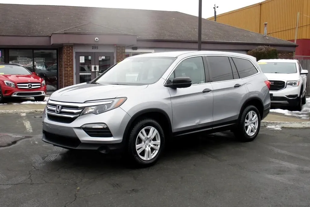 2018 Honda Pilot LX photo 1