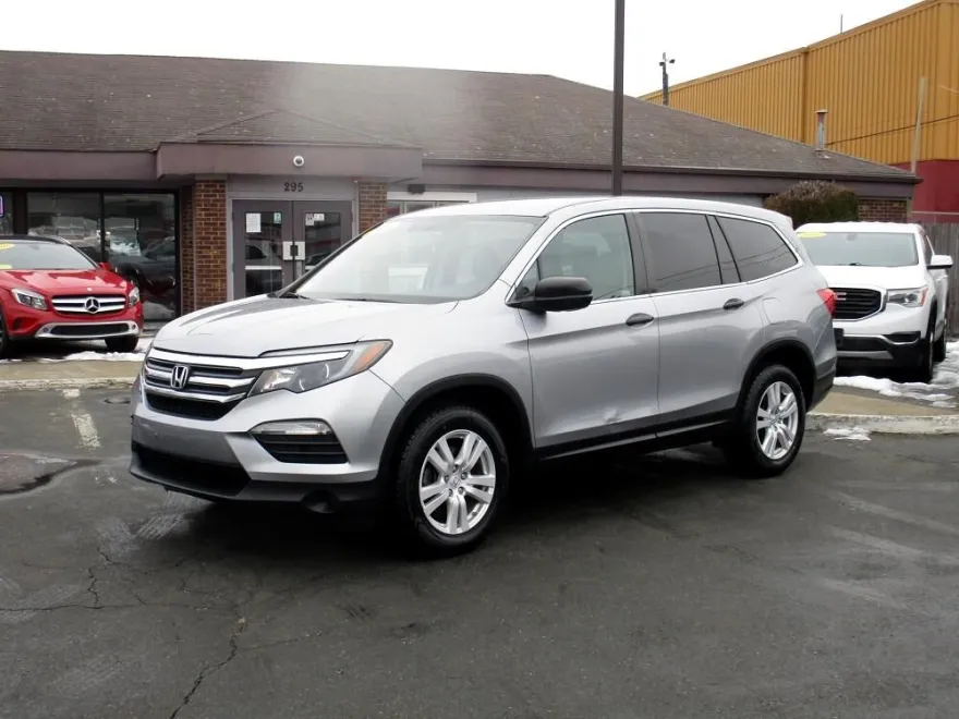 2018 Honda Pilot LX photo 1