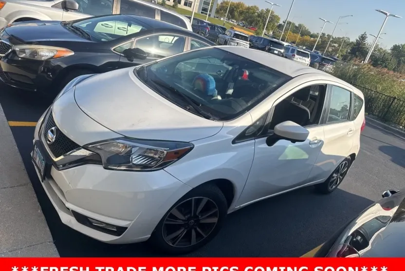 2017 Nissan Versa Note SL photo 1
