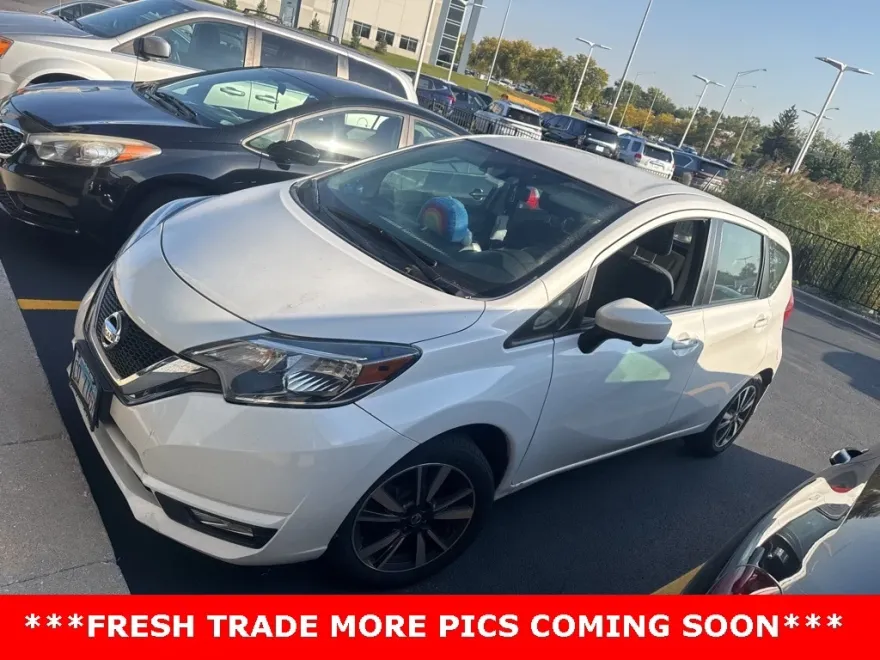 2017 Nissan Versa Note SL photo 1