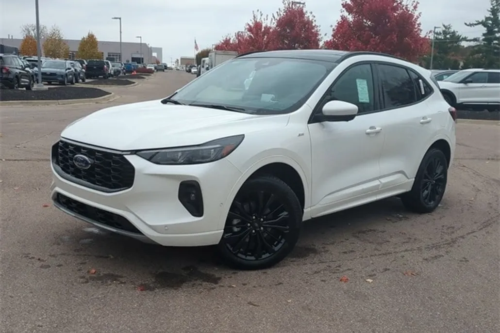 2024 Ford Escape ST-Line Elite photo 1